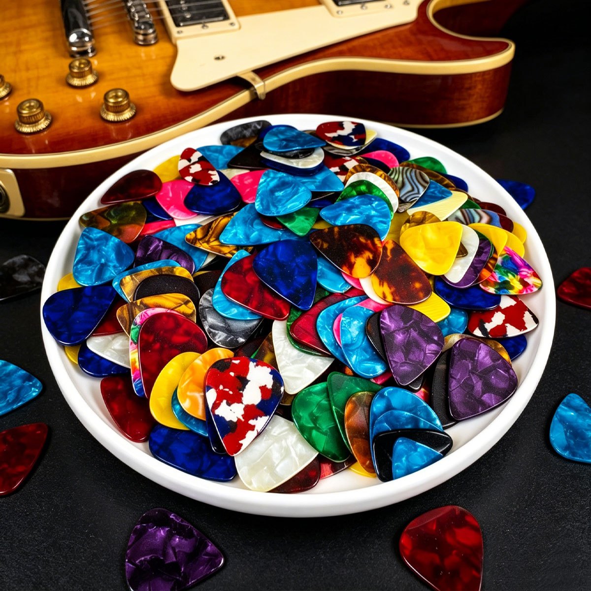 81個入り 0.46mm セルロイド製ギターピック、標準ピッ - Electric Guitar Pick Pack のレビューと価格